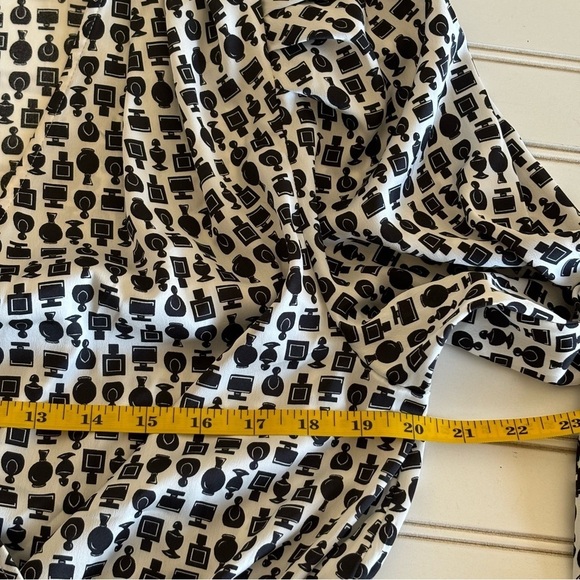 Ryegrass Womens Black White Peplum Blouse Perfume Bottle Print Size Large - Picture 8 of 10